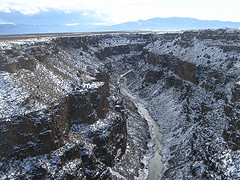 Taos_Pueblo_Ski_122507 040